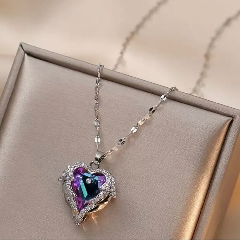 Elegant Silver and Purple Heart Pendant Necklace. - Picture 3 of 4